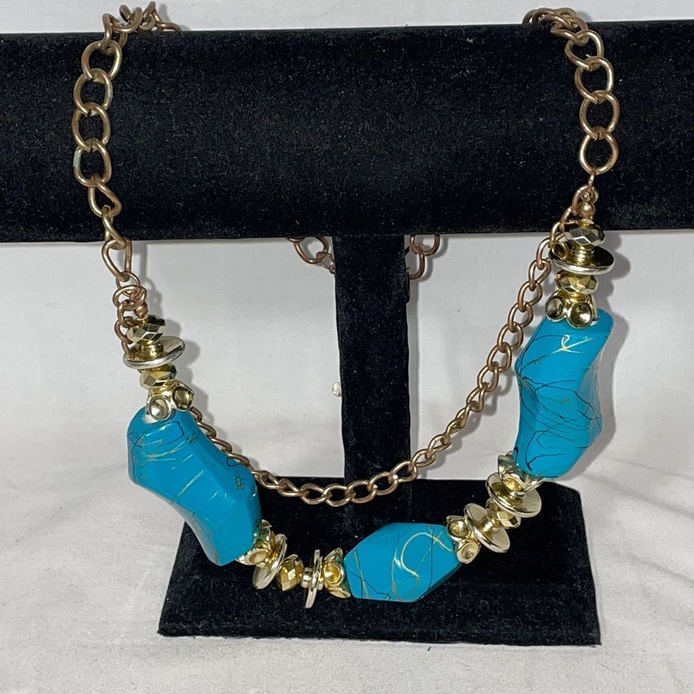 Chain necklace with chunky blue beads